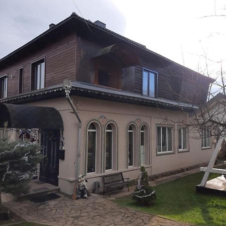 Садиба У Крайлюків Yaremche Exterior foto